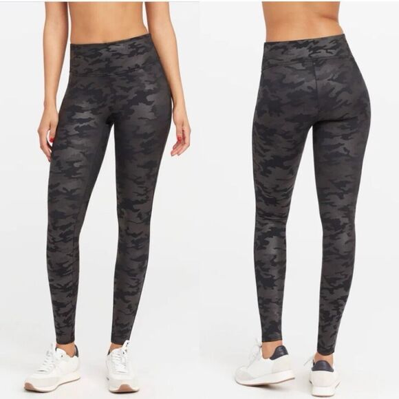 SPANX Faux Leather Camo cropped Leggings‎ Size L - Picture 1 of 8